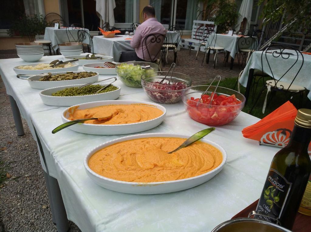 רוברטו Ostello Citta Di Rovereto מראה חיצוני תמונה